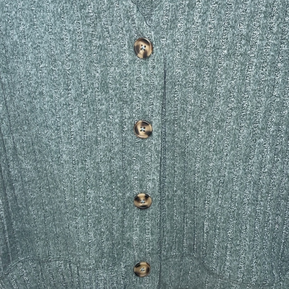 SO Cardigan XL Women’s Ribbed Green Lightweight and Soft Sweater 4 Button Up - Picture 4 of 4